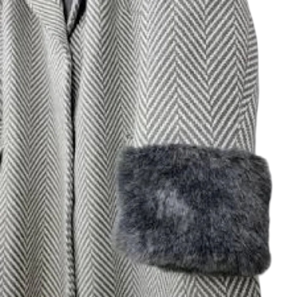 🧥 Lane Bryant Women’s Gray Herringbone Snap-Front Coat – Size 26/28 - Picture 3 of 13